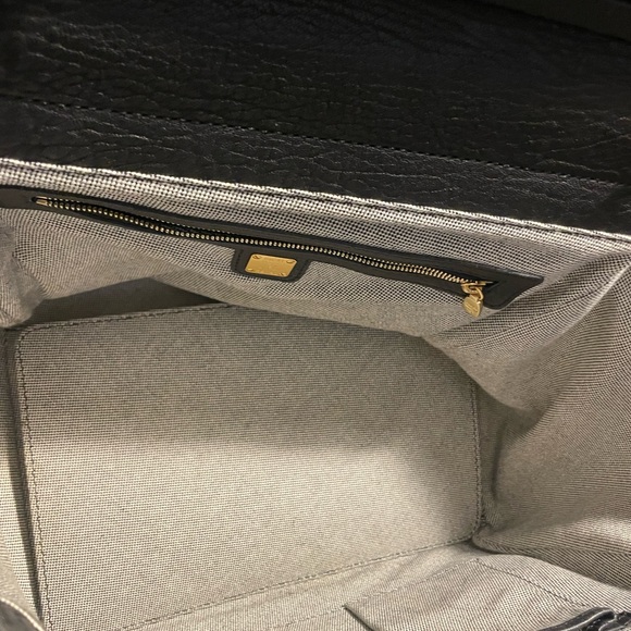 MCM LEATHER HANDBAG like new this bag is in EXCELLENT CONDITION W17 x L 12 - Picture 6 of 8